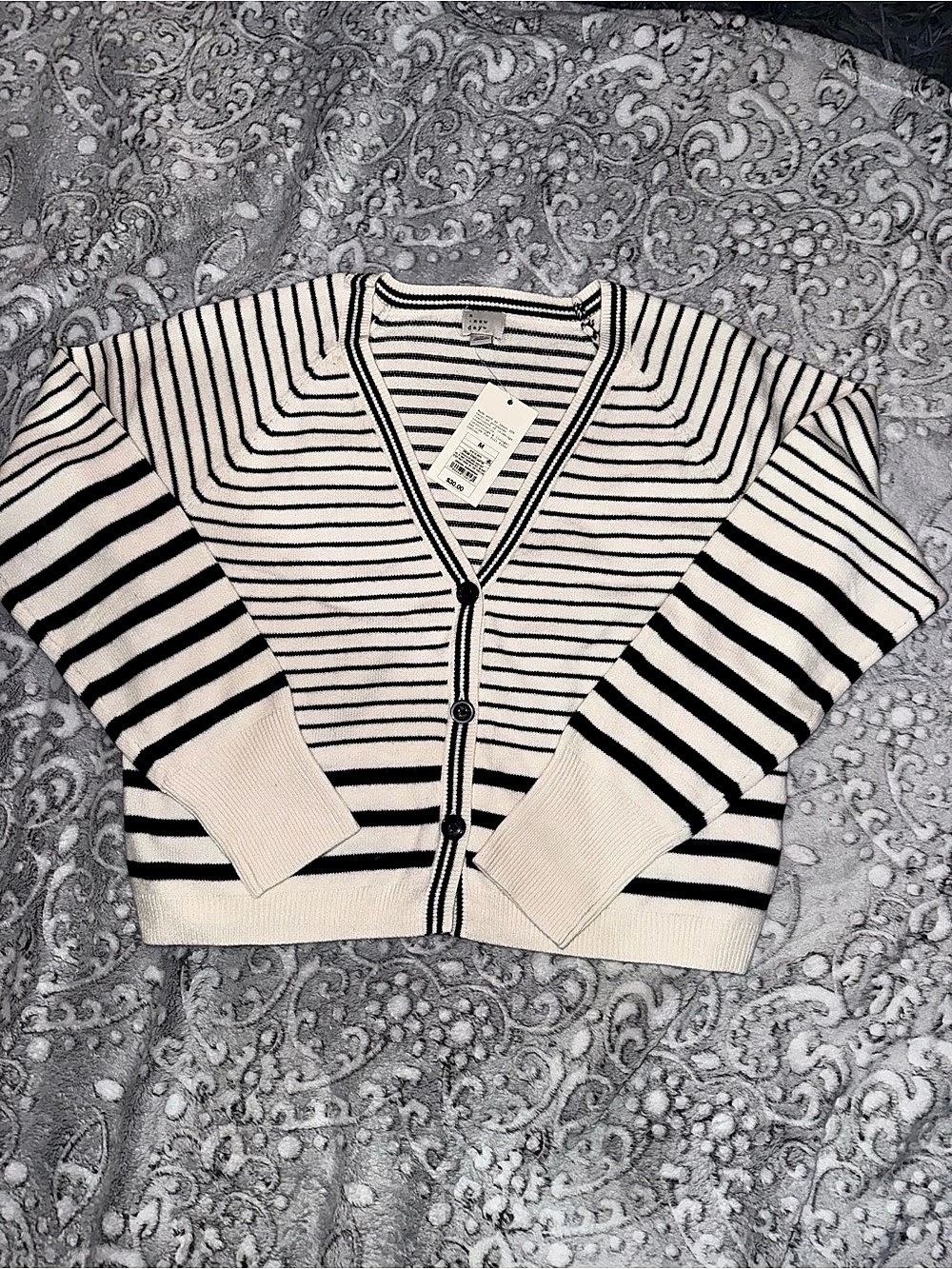A New Day Women’s M Cream Black Striped V-Neck Button Cardigan Sweater NWT